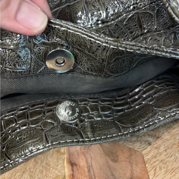 Metallic Green Croc-Embossed Shoulder Bag – Statement Y2K Style - Picture 13 of 14